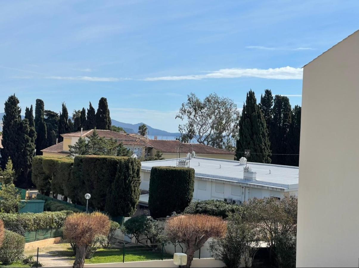 Charmant Appartement A Quelques Metres De La Plage La Londe-les-Maures Dış mekan fotoğraf